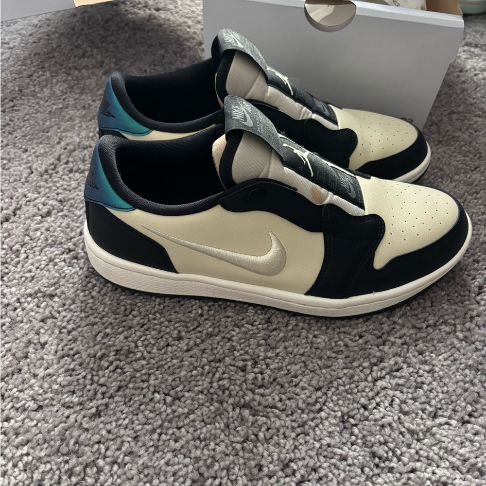 Jordan Women's Black and Cream Sneakers - Picture 2 of 5